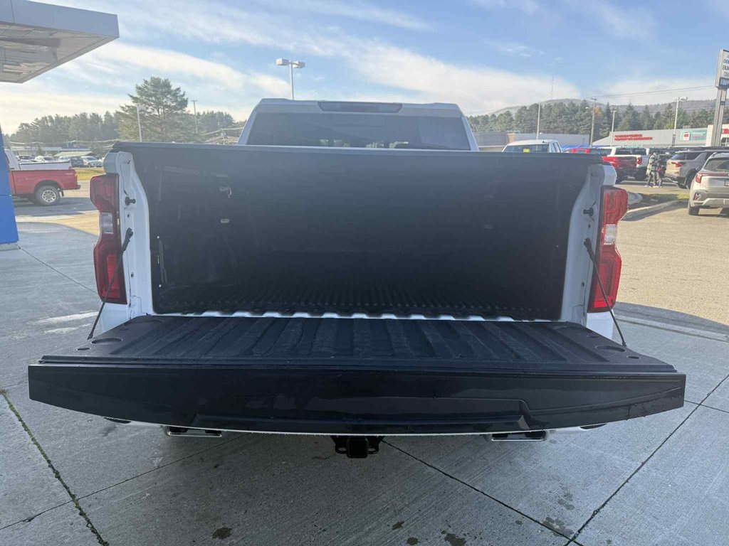 2022 Chevrolet Silverado 1500 RST in Edmundston, New Brunswick - 7 - w1024h768px