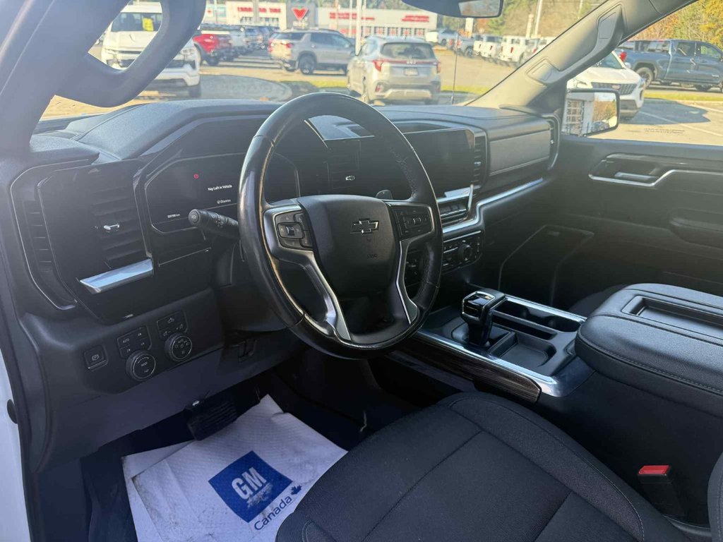 2022 Chevrolet Silverado 1500 RST in Edmundston, New Brunswick - 9 - w1024h768px