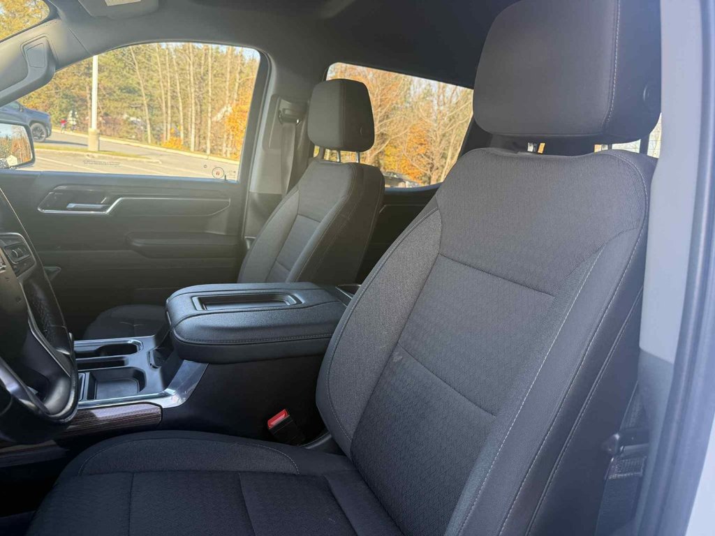 2022 Chevrolet Silverado 1500 RST in Edmundston, New Brunswick - 21 - w1024h768px