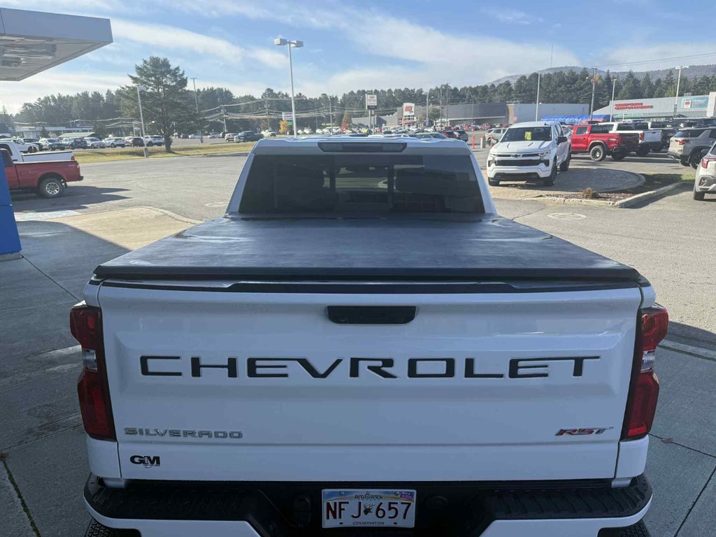 2022 Chevrolet Silverado 1500 RST in Edmundston, New Brunswick - 8 - w1024h768px