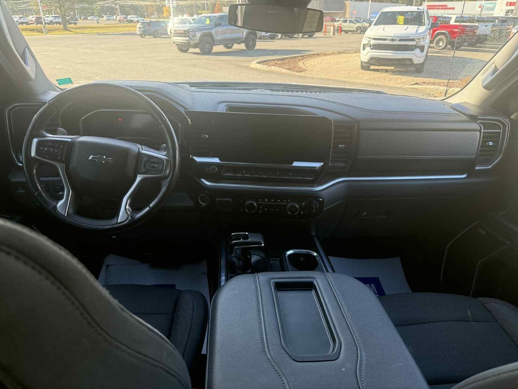 2022 Chevrolet Silverado 1500 RST in Edmundston, New Brunswick - 17 - w1024h768px