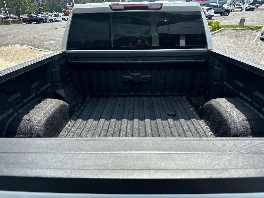 Silverado 1500 RST 2023 à Edmundston, Nouveau-Brunswick - 5 - w1024h768px