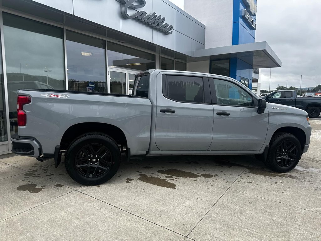 2024  Silverado 1500 Custom in Edmundston, New Brunswick - 3 - w1024h768px