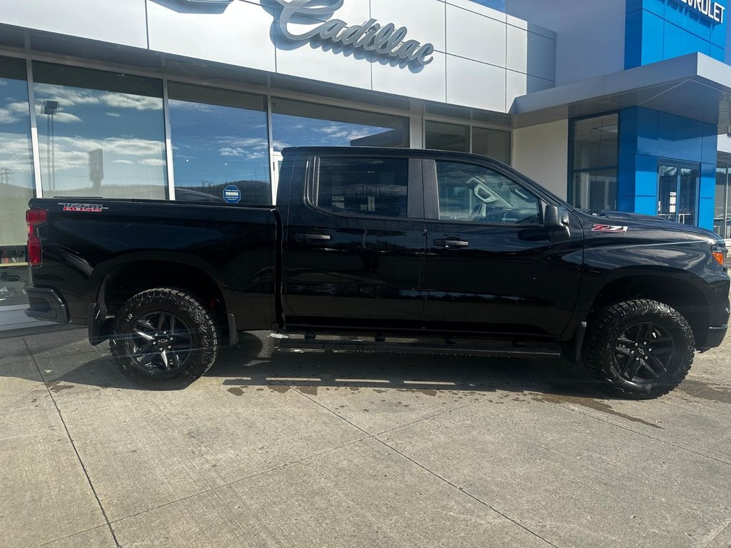 2024  Silverado 1500 Custom Trail Boss in Edmundston, New Brunswick - 3 - w1024h768px