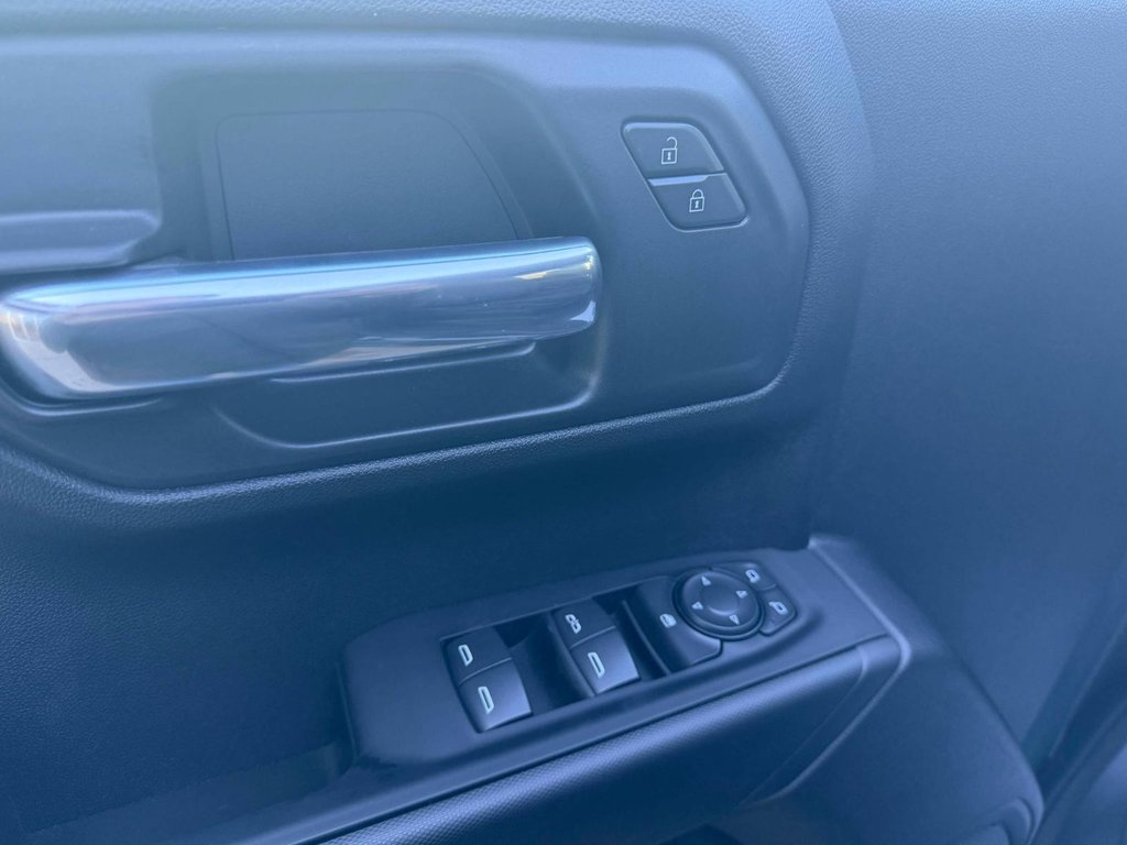 2025 Chevrolet Silverado 1500 Custom Trail Boss in Edmundston, New Brunswick - 12 - w1024h768px