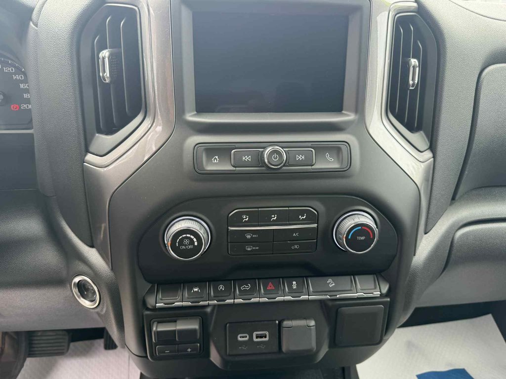 2025 Chevrolet Silverado 1500 WT in Edmundston, New Brunswick - 12 - w1024h768px