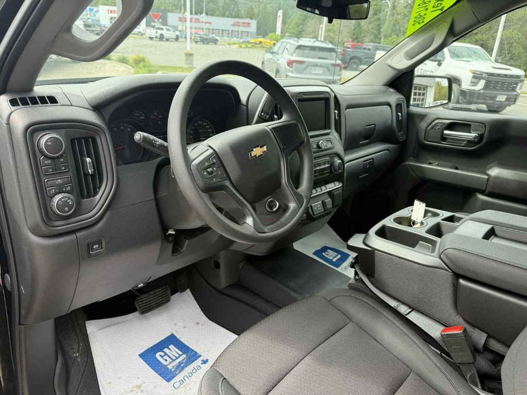 2025 Chevrolet Silverado 1500 WT in Edmundston, New Brunswick - 15 - w1024h768px