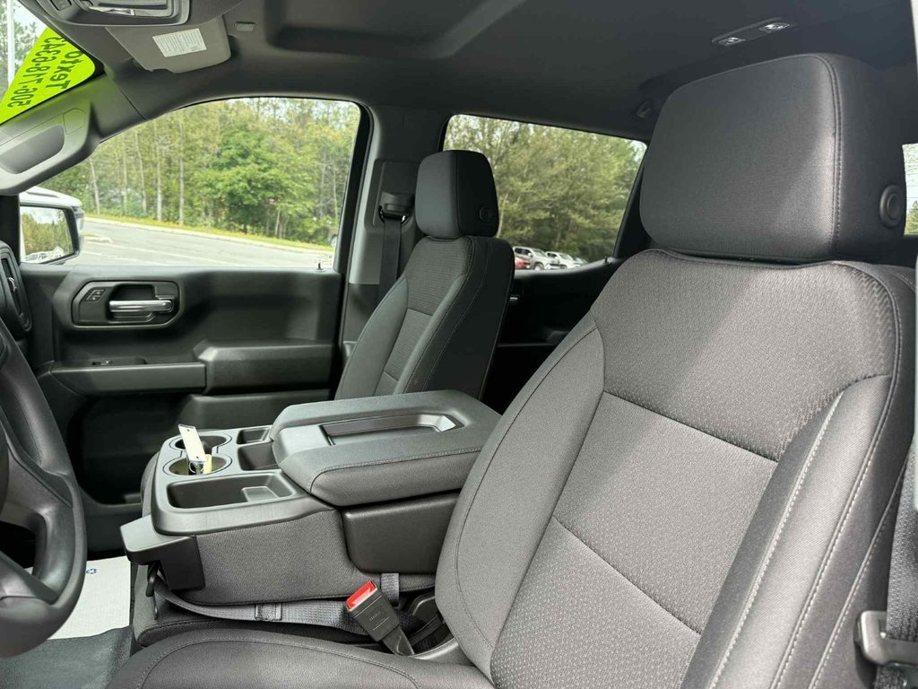 2025 Chevrolet Silverado 1500 WT in Edmundston, New Brunswick - 9 - w1024h768px