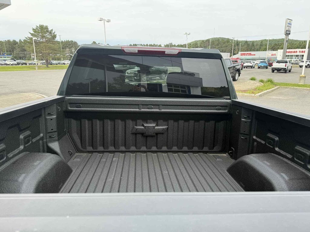 Chevrolet Silverado 1500 Custom Trail Boss 2025 à Edmundston, Nouveau-Brunswick - 8 - w1024h768px