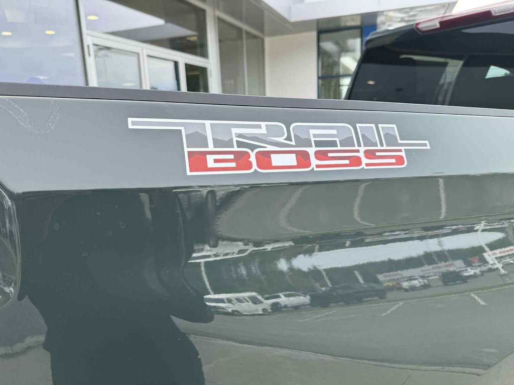 Chevrolet Silverado 1500 Custom Trail Boss 2025 à Edmundston, Nouveau-Brunswick - 15 - w1024h768px