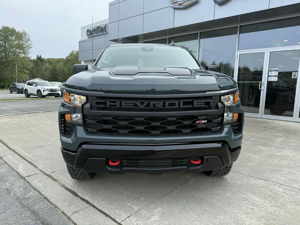 Chevrolet Silverado 1500 Custom Trail Boss 2025 à Edmundston, Nouveau-Brunswick - 3 - w1024h768px