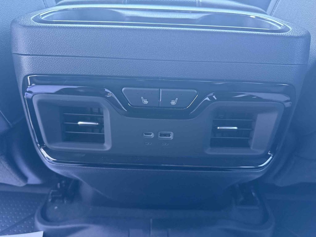 2026 Chevrolet Silverado 1500 ZR2 in Edmundston, New Brunswick - 10 - w1024h768px