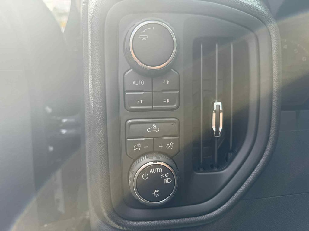 2026 Chevrolet Silverado 1500 Custom Trail Boss in Edmundston, New Brunswick - 15 - w1024h768px