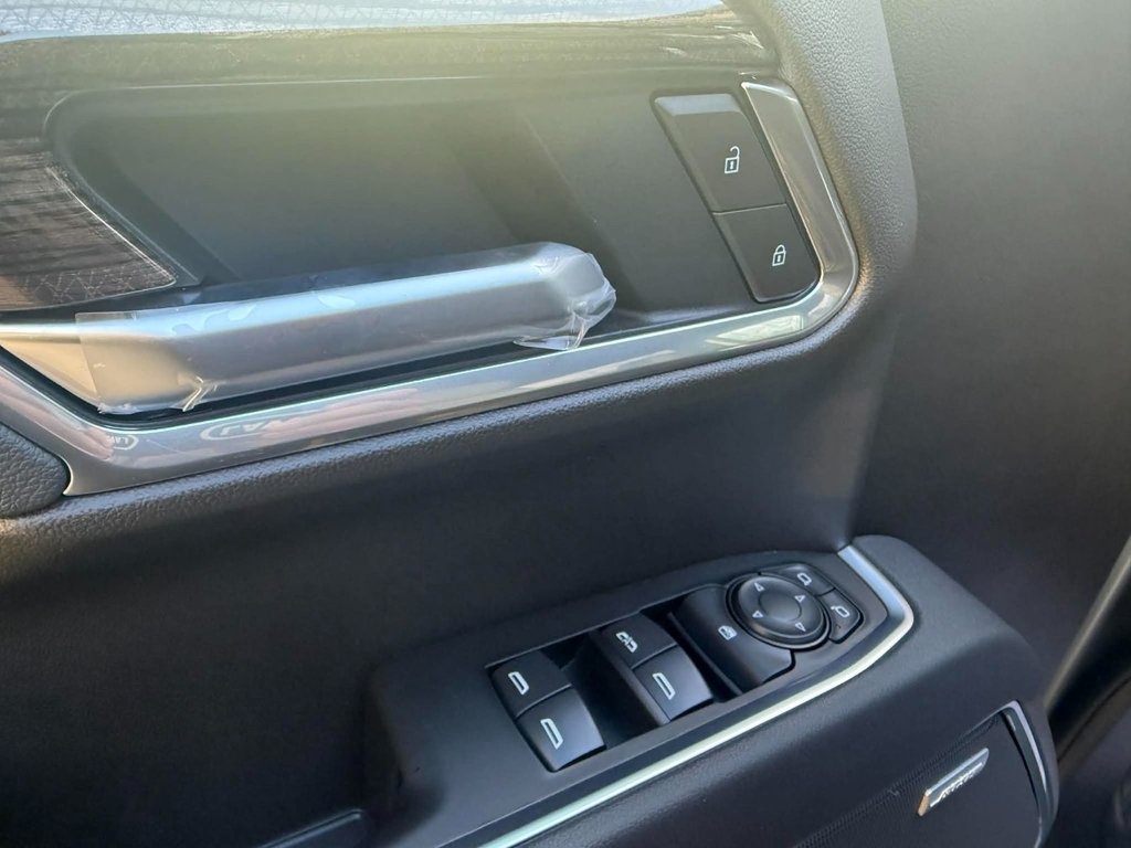 2026 Chevrolet Silverado 1500 RST in Edmundston, New Brunswick - 11 - w1024h768px