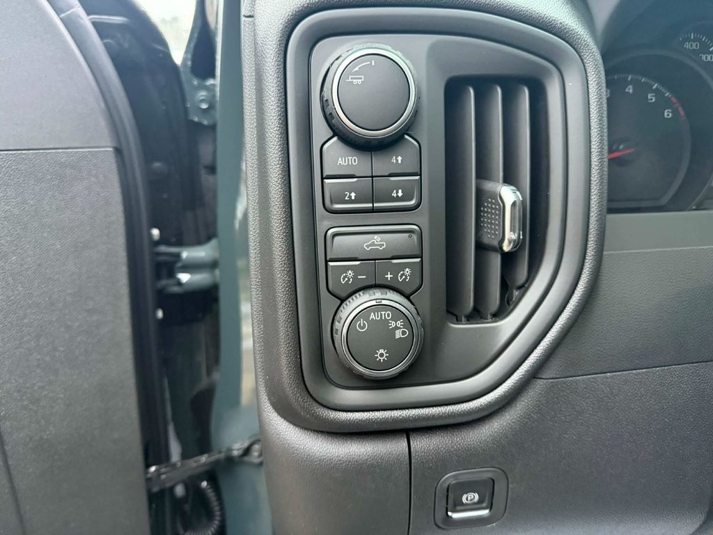 2026 Chevrolet Silverado 1500 Custom Trail Boss in Edmundston, New Brunswick - 13 - w1024h768px