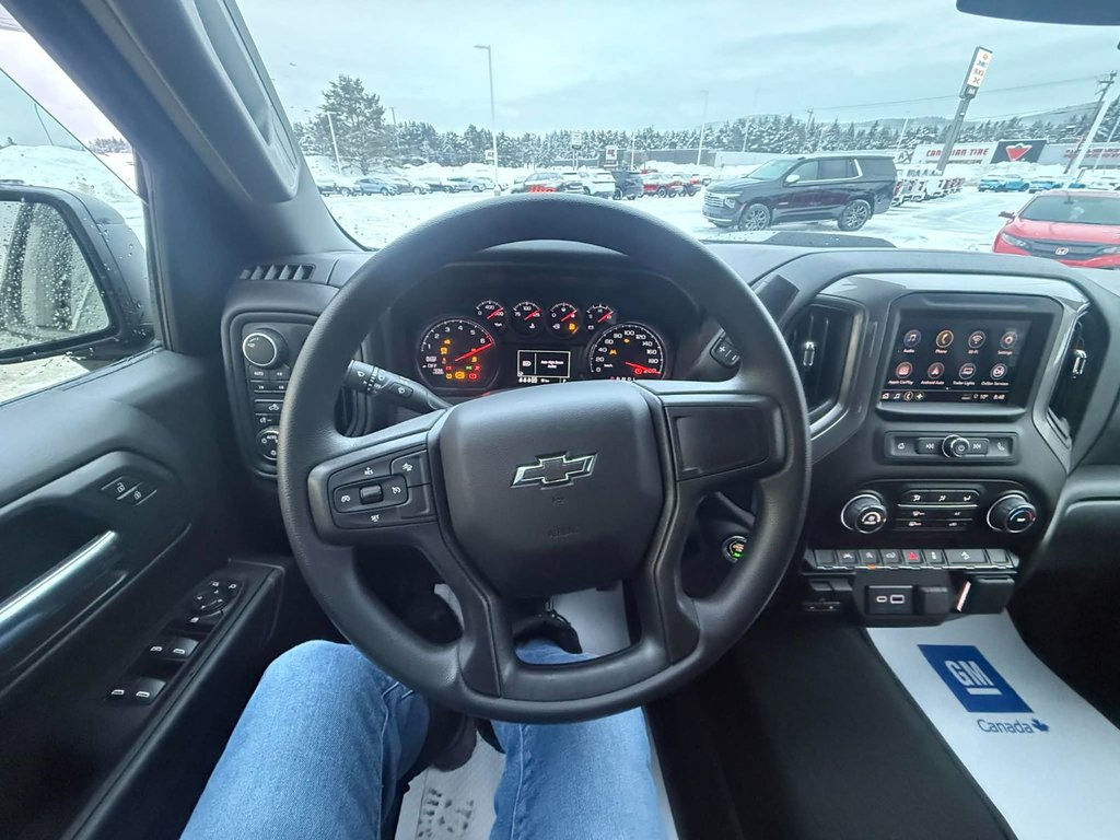 Chevrolet Silverado 1500 Custom Trail Boss 2026 à Edmundston, Nouveau-Brunswick - 7 - w1024h768px