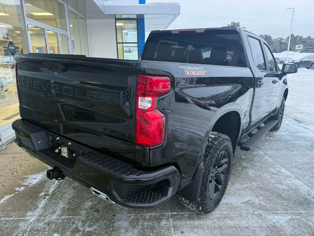 Chevrolet Silverado 1500 Custom Trail Boss 2026 à Edmundston, Nouveau-Brunswick - 5 - w1024h768px