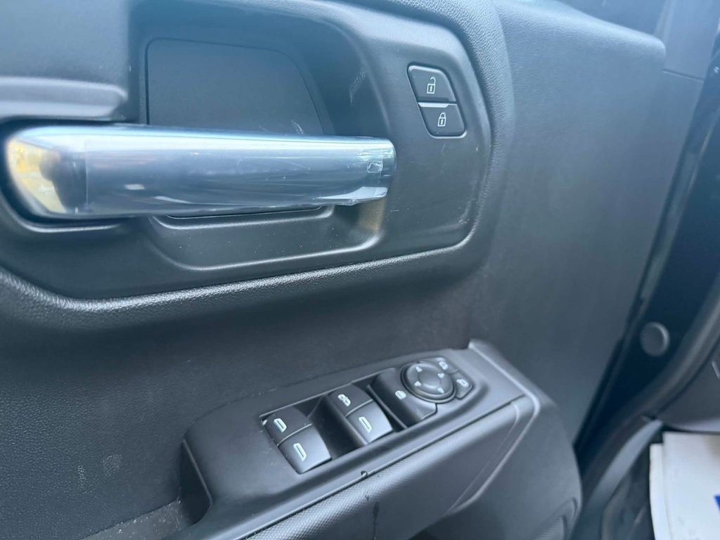 Chevrolet Silverado 1500 Custom Trail Boss 2026 à Edmundston, Nouveau-Brunswick - 14 - w1024h768px