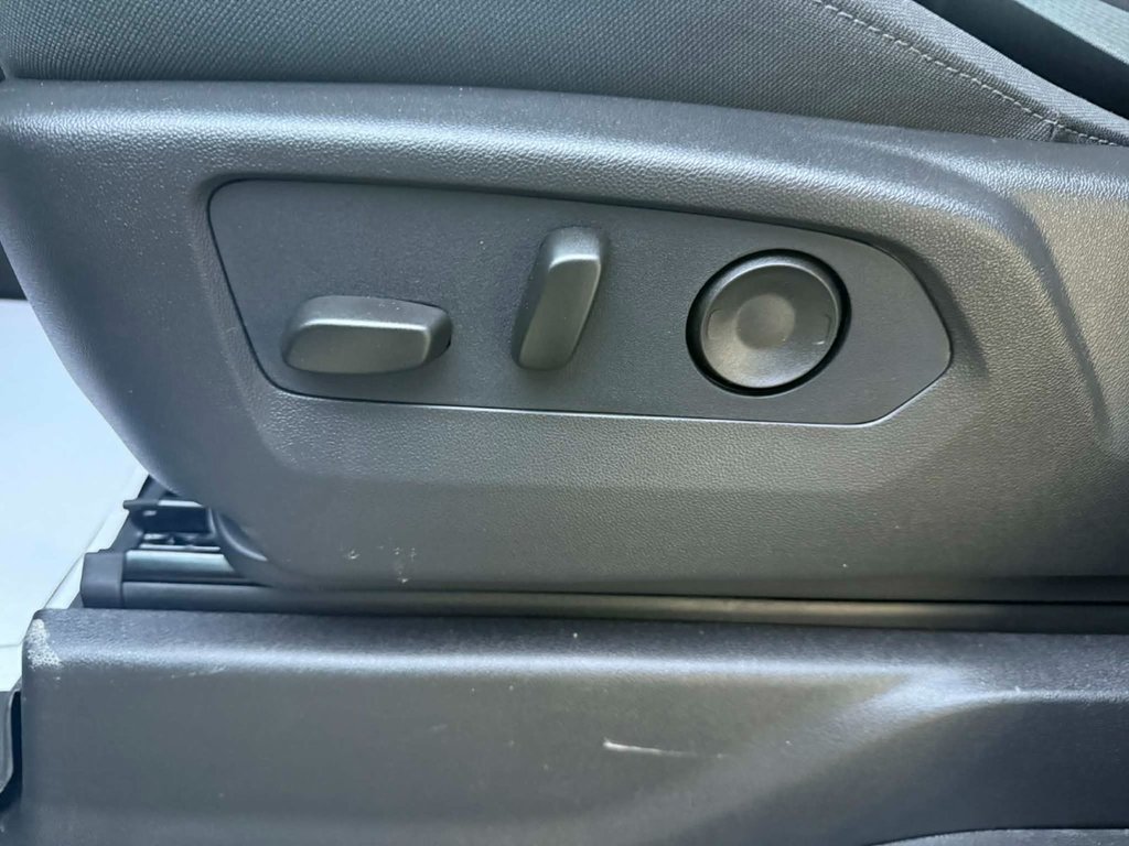 Chevrolet Silverado 1500 Custom Trail Boss 2026 à Edmundston, Nouveau-Brunswick - 9 - w1024h768px