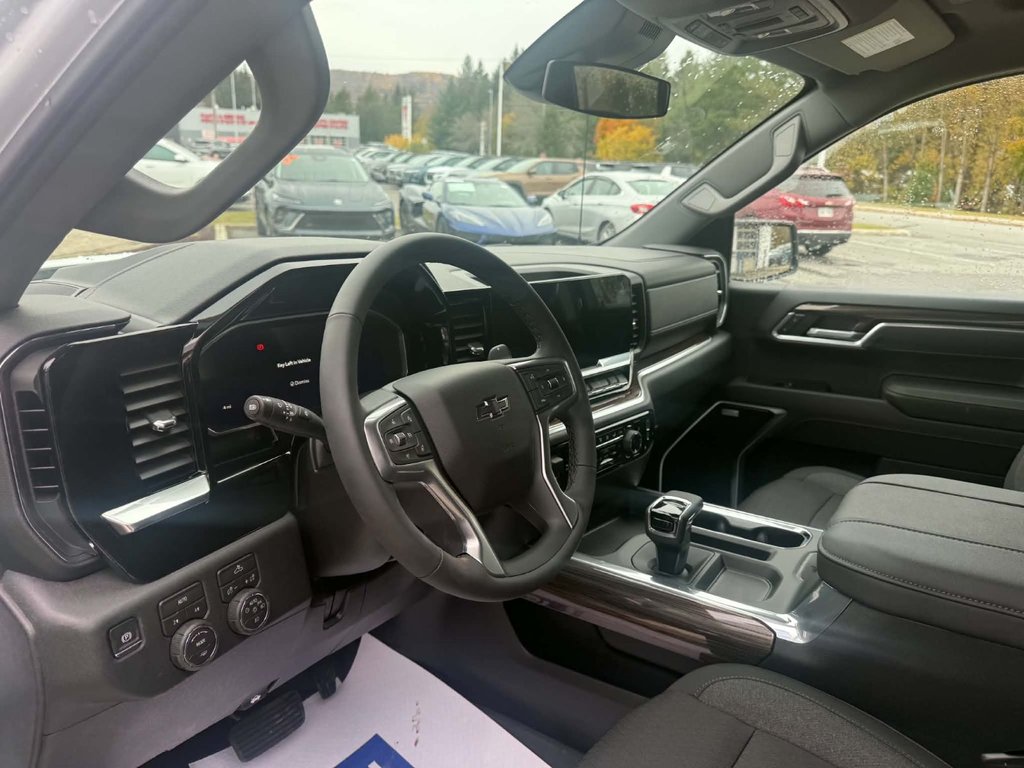 2026 Chevrolet Silverado 1500 RST in Edmundston, New Brunswick - 7 - w1024h768px