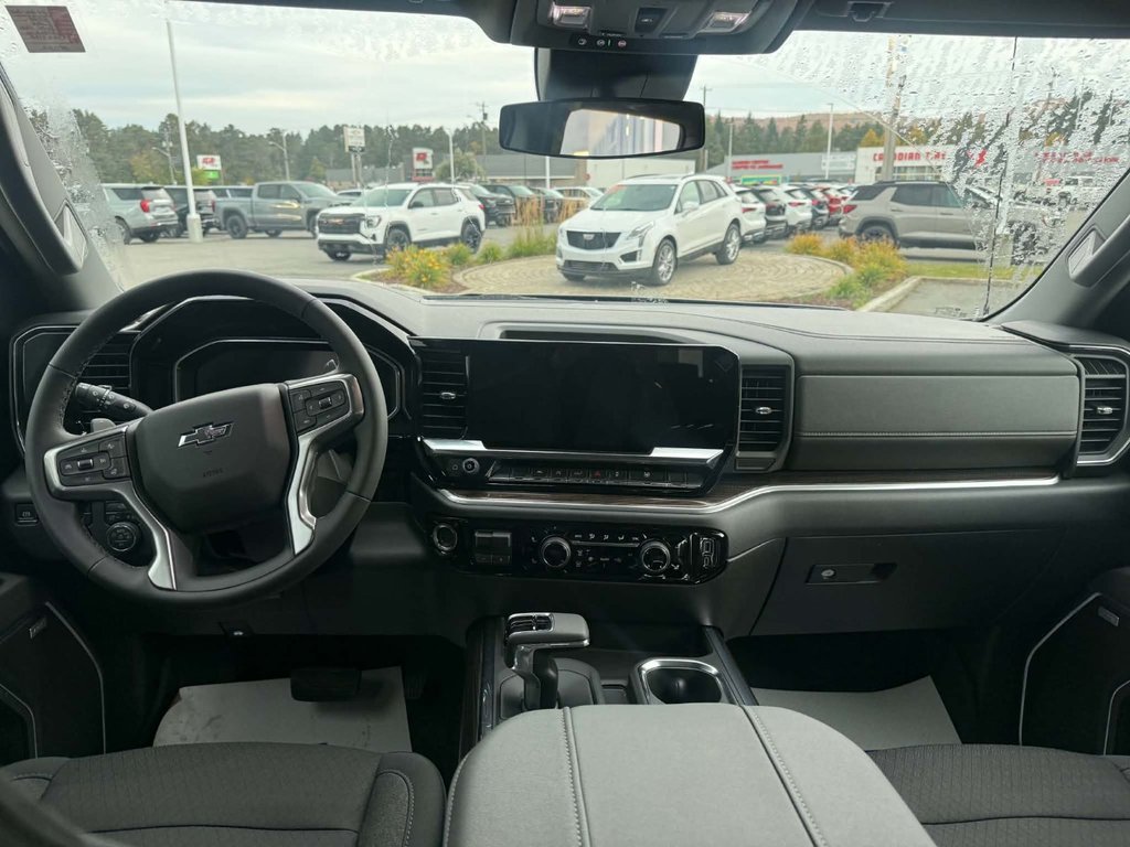 2026 Chevrolet Silverado 1500 RST in Edmundston, New Brunswick - 7 - w1024h768px