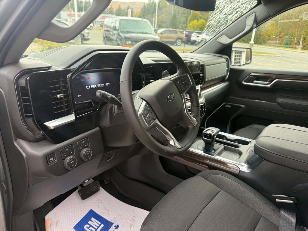 2026 Chevrolet Silverado 1500 RST in Edmundston, New Brunswick - 8 - w1024h768px