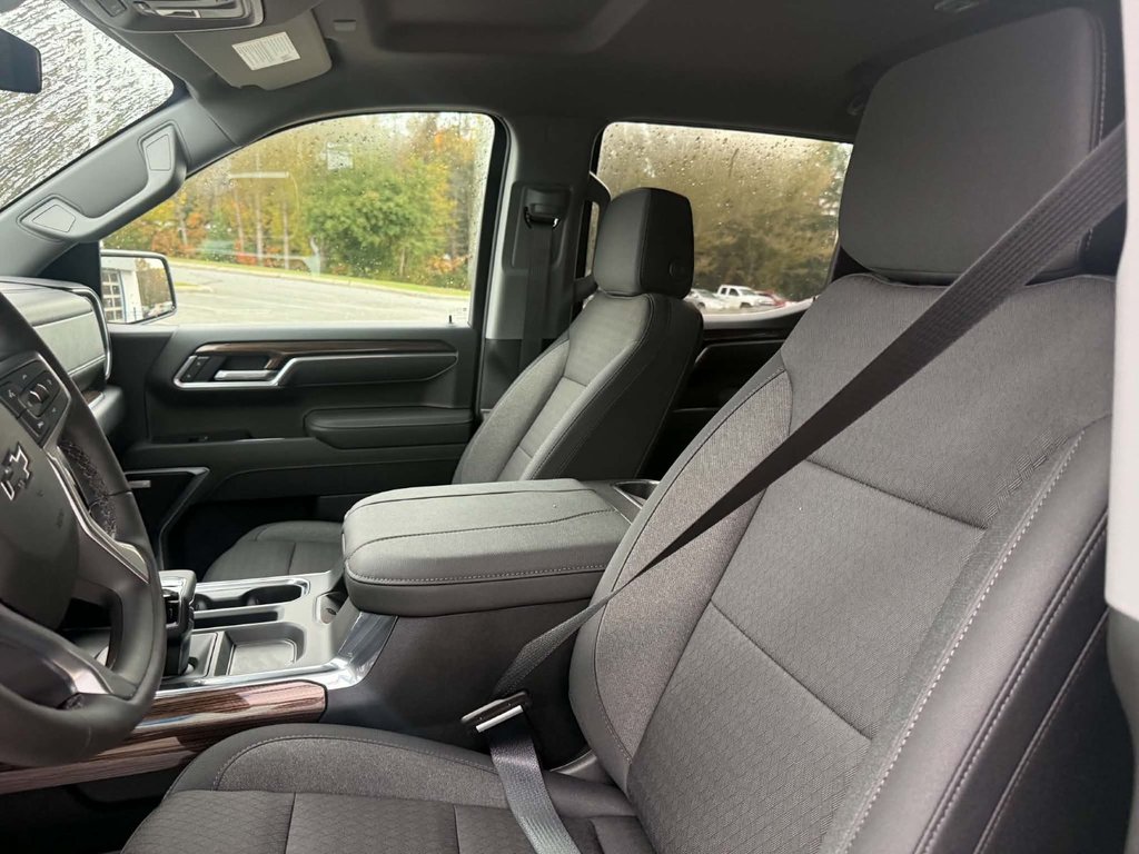 2026 Chevrolet Silverado 1500 RST in Edmundston, New Brunswick - 16 - w1024h768px