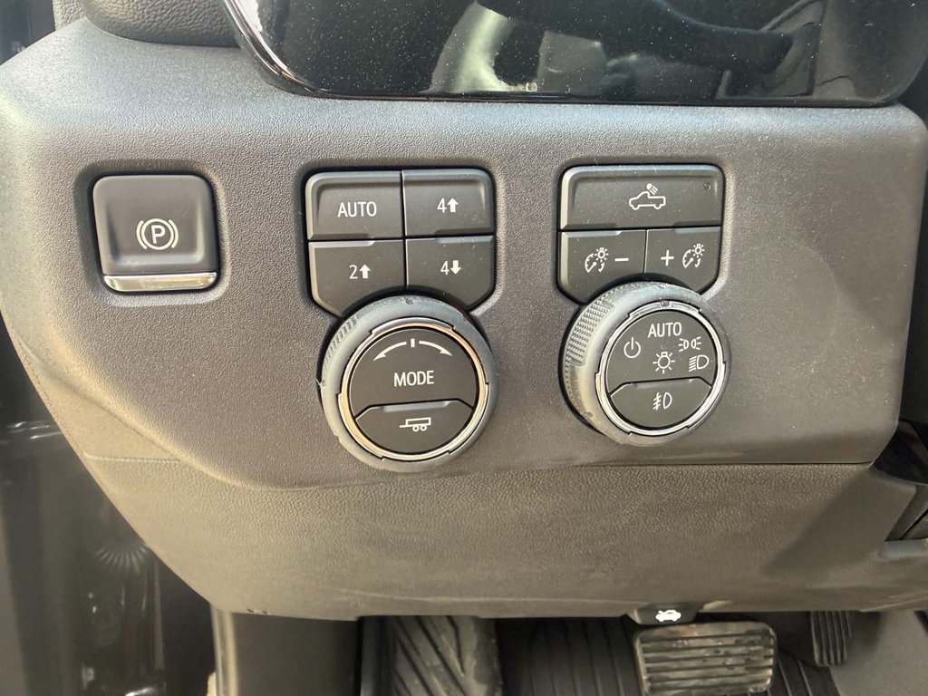 Chevrolet Silverado 1500 LT Trail Boss 2026 à Edmundston, Nouveau-Brunswick - 10 - w1024h768px