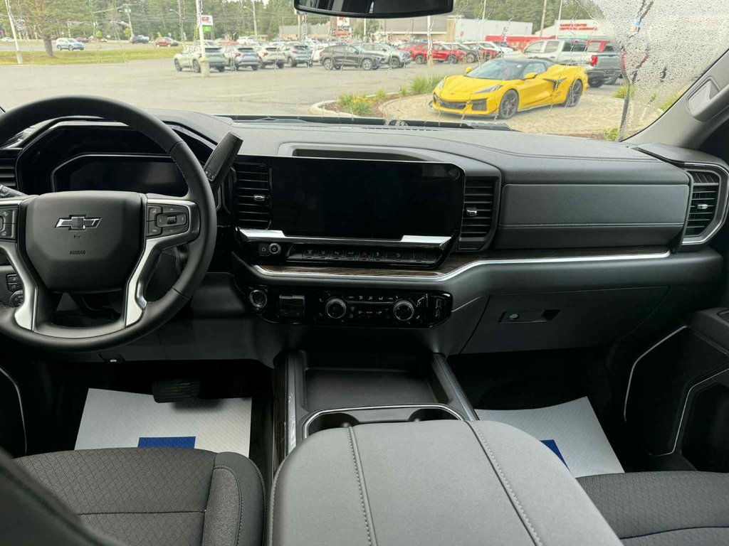 Chevrolet Silverado 2500 4WD LT Crew  2026 à Edmundston, Nouveau-Brunswick - 13 - w1024h768px