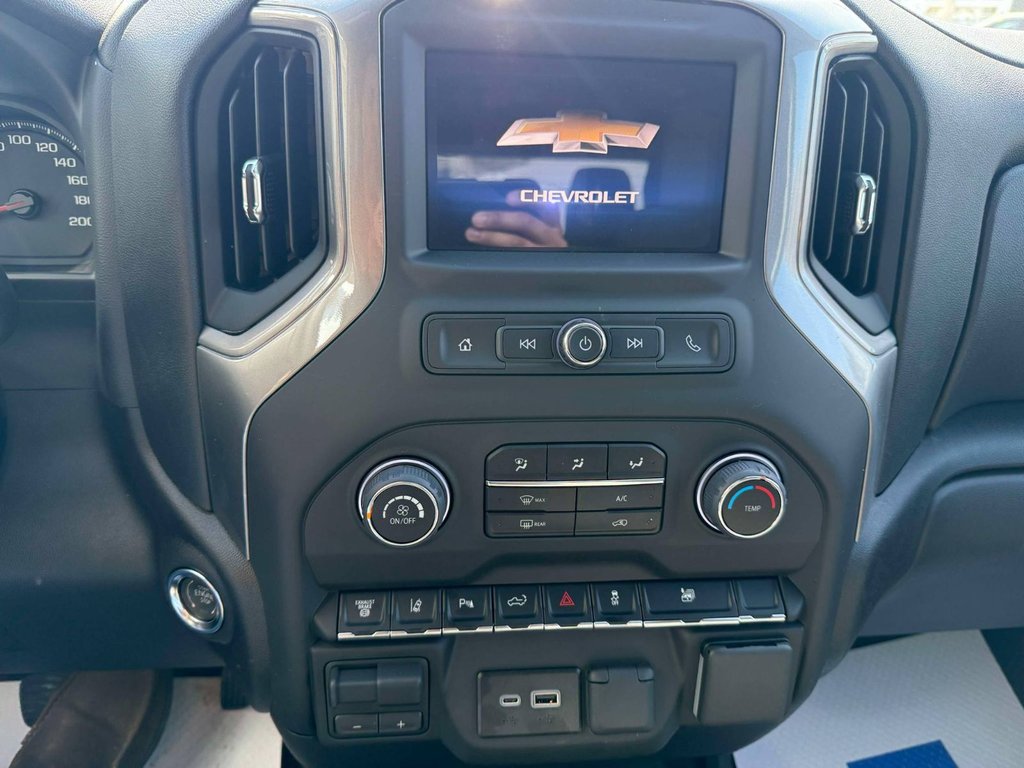 2025 Chevrolet SILVERADO 2500 HD CUSTOM in Edmundston, New Brunswick - 12 - w1024h768px