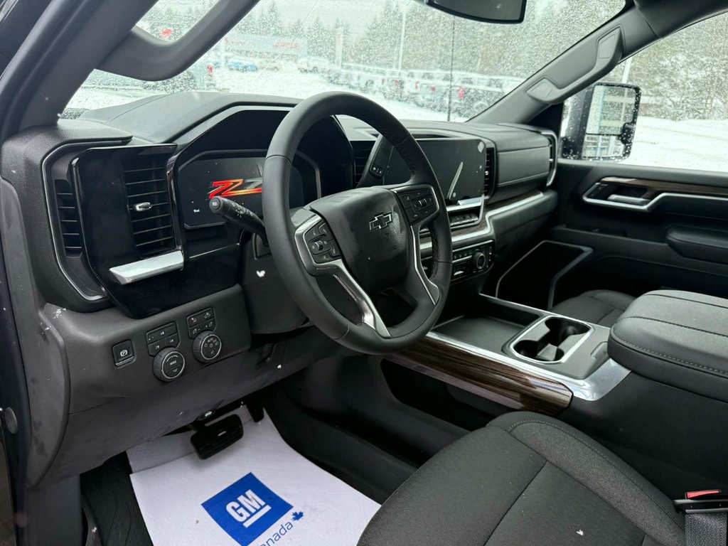 2026 Chevrolet Silverado 2500 HD LT in Edmundston, New Brunswick - 8 - w1024h768px