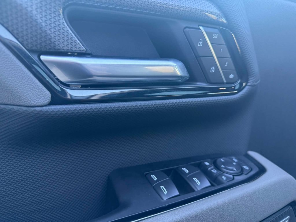 2026 Chevrolet Silverado 2500 HD ZR2 in Edmundston, New Brunswick - 11 - w1024h768px