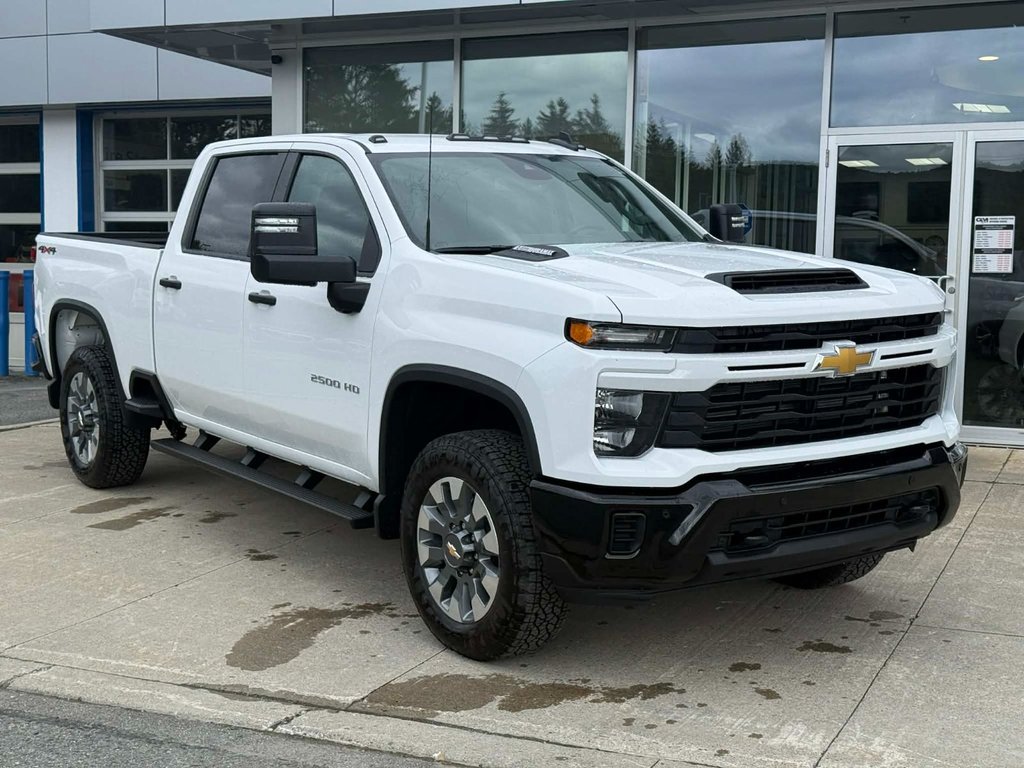Chevrolet Silverado 2500 HD CUSTOM 2026 à Edmundston, Nouveau-Brunswick - 2 - w1024h768px