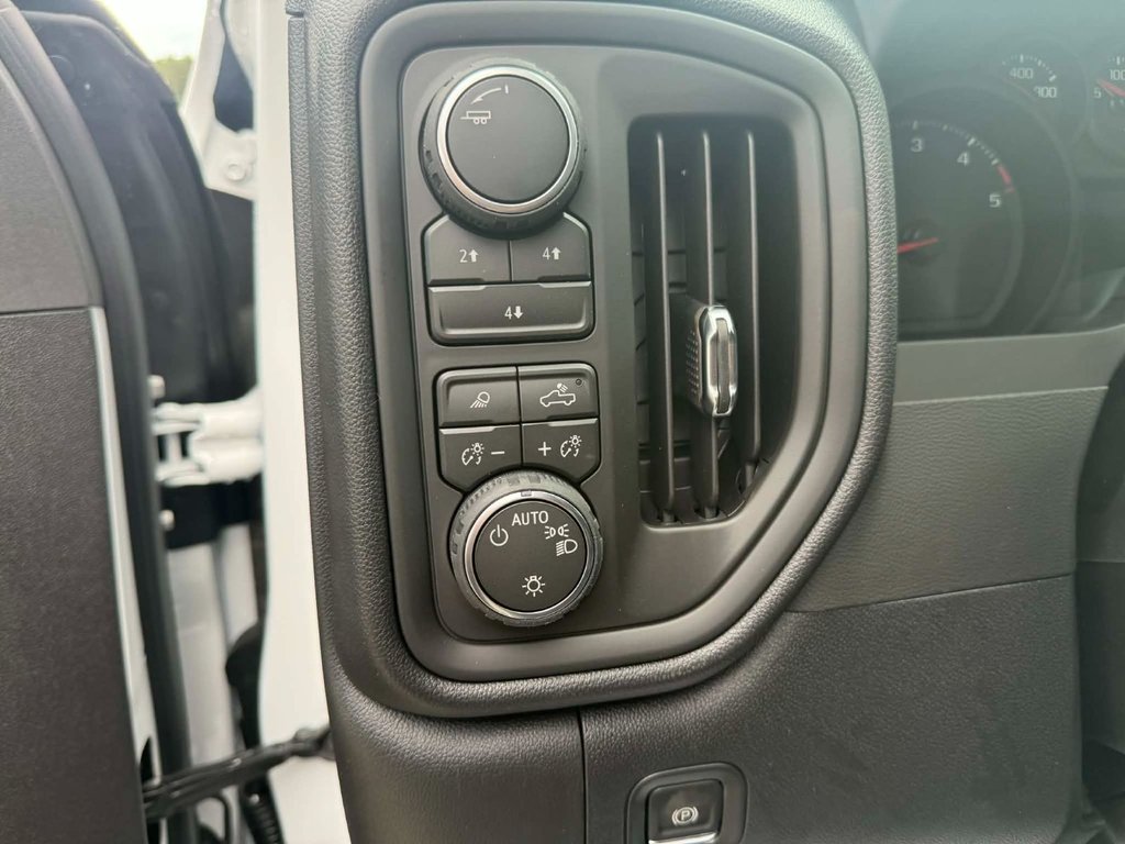 Chevrolet Silverado 2500 HD CUSTOM 2026 à Edmundston, Nouveau-Brunswick - 13 - w1024h768px
