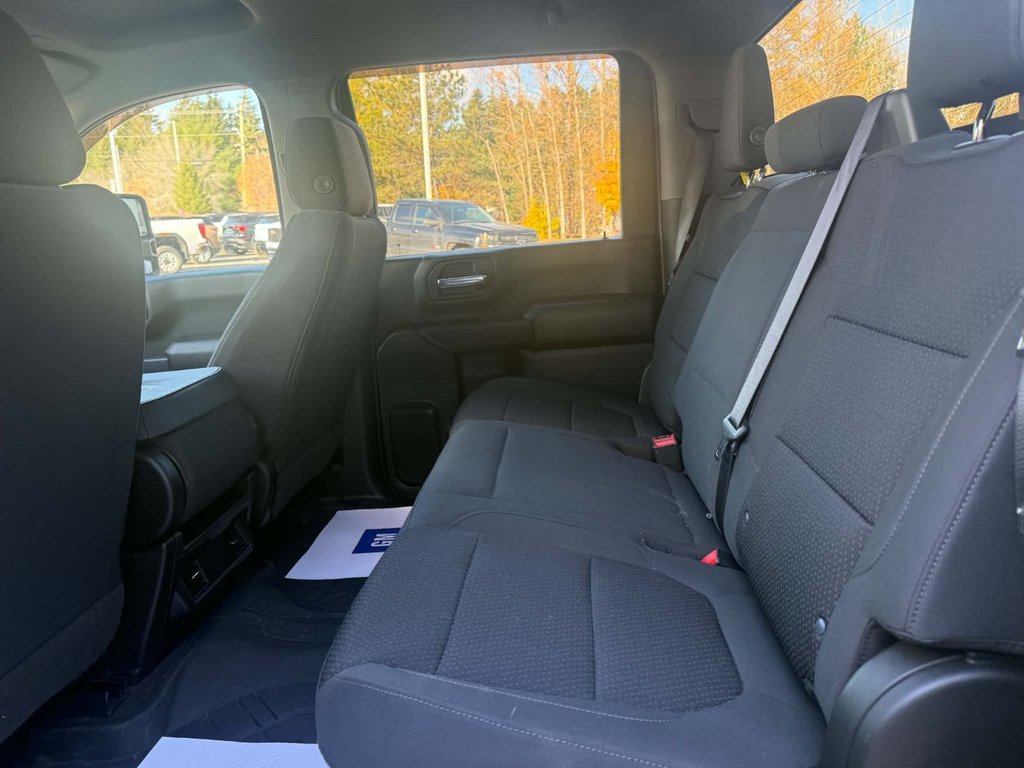 2022 Chevrolet Silverado 2500HD Custom in Edmundston, New Brunswick - 7 - w1024h768px