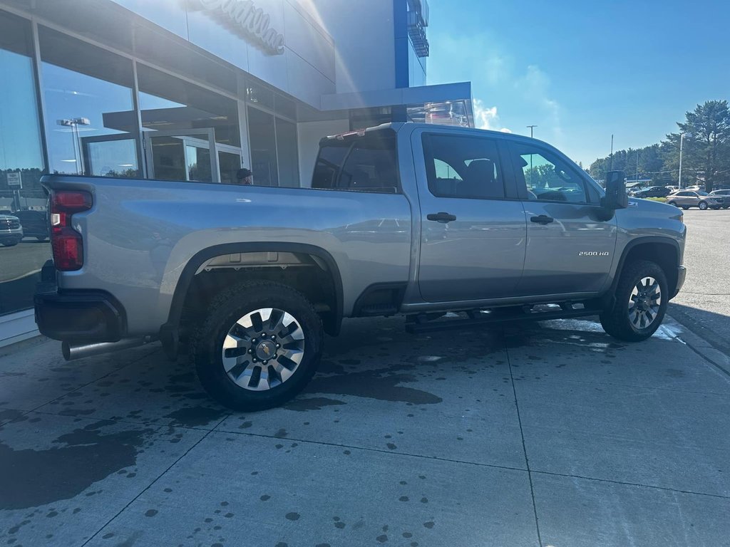 2024  SILVERADO 2500 HD CUSTOM in Edmundston, New Brunswick - 3 - w1024h768px