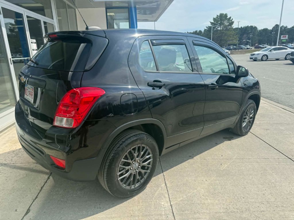 2019 Chevrolet Trax LS in Edmundston, New Brunswick - 4 - w1024h768px