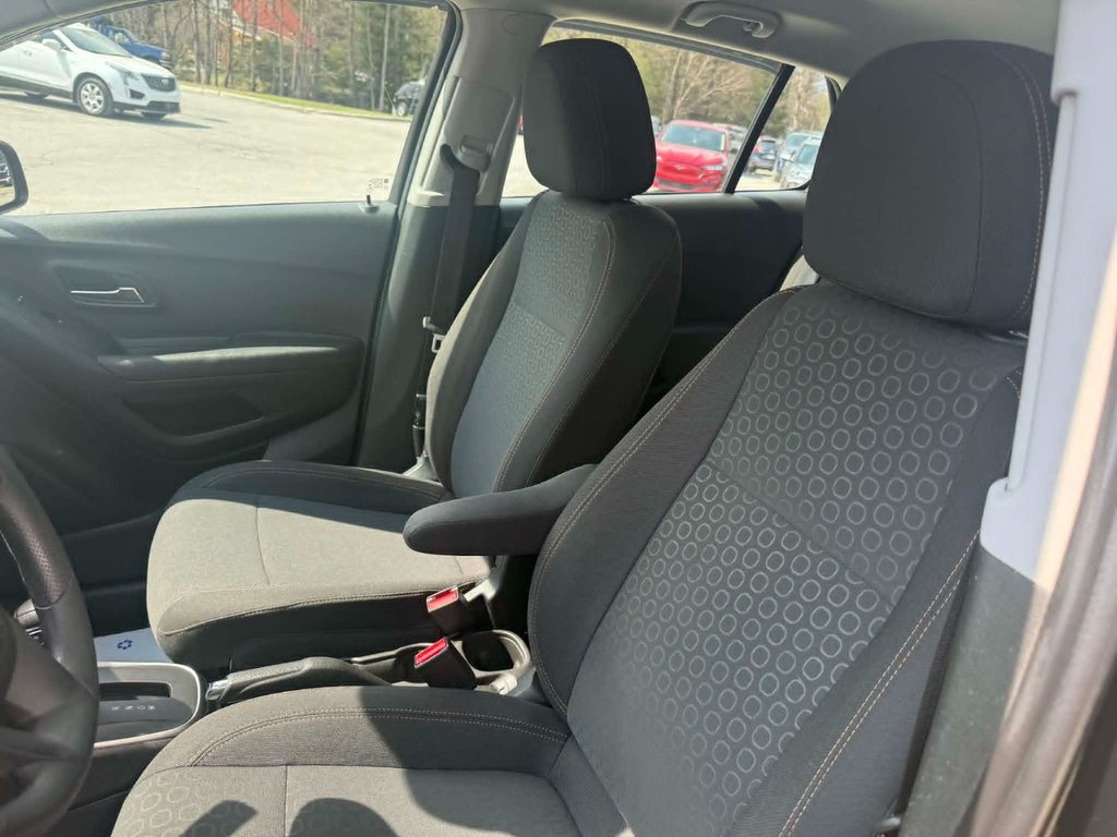 2019 Chevrolet Trax LS in Edmundston, New Brunswick - 8 - w1024h768px