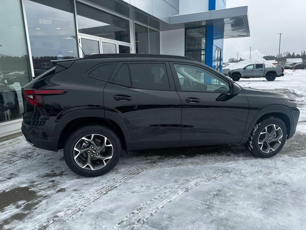 2025 Chevrolet Trax LT in Edmundston, New Brunswick - 3 - w1024h768px