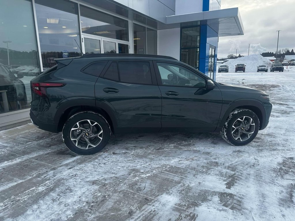 2025 Chevrolet Trax LT in Edmundston, New Brunswick - 3 - w1024h768px