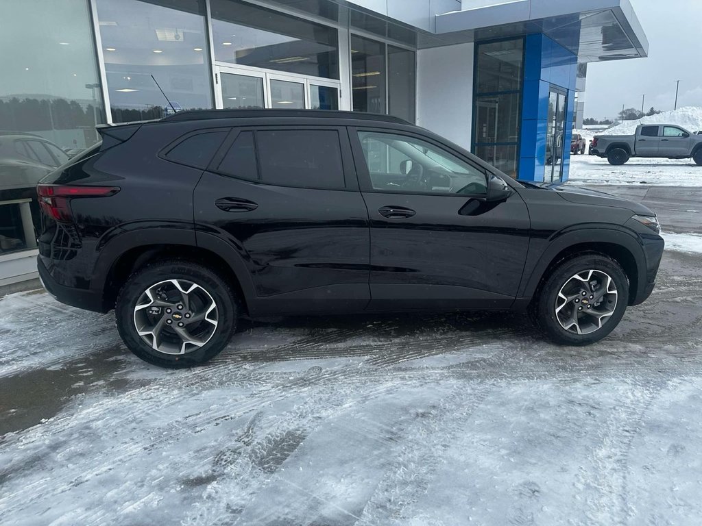 2025 Chevrolet Trax LT in Edmundston, New Brunswick - 3 - w1024h768px