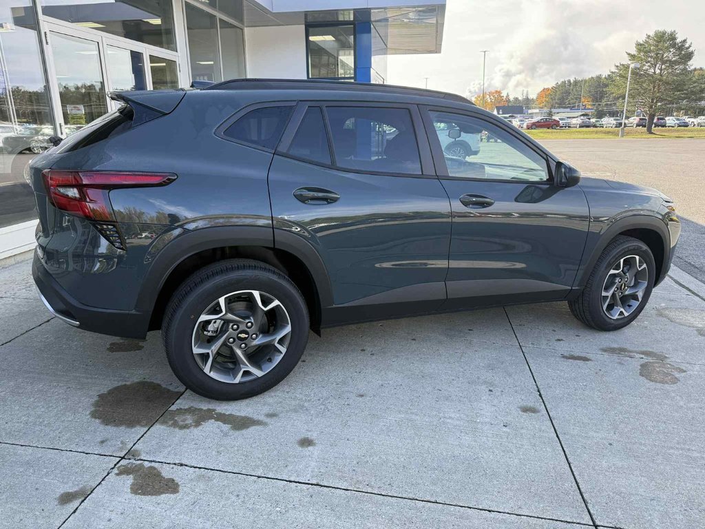 2025 Chevrolet Trax LT in Edmundston, New Brunswick - 5 - w1024h768px