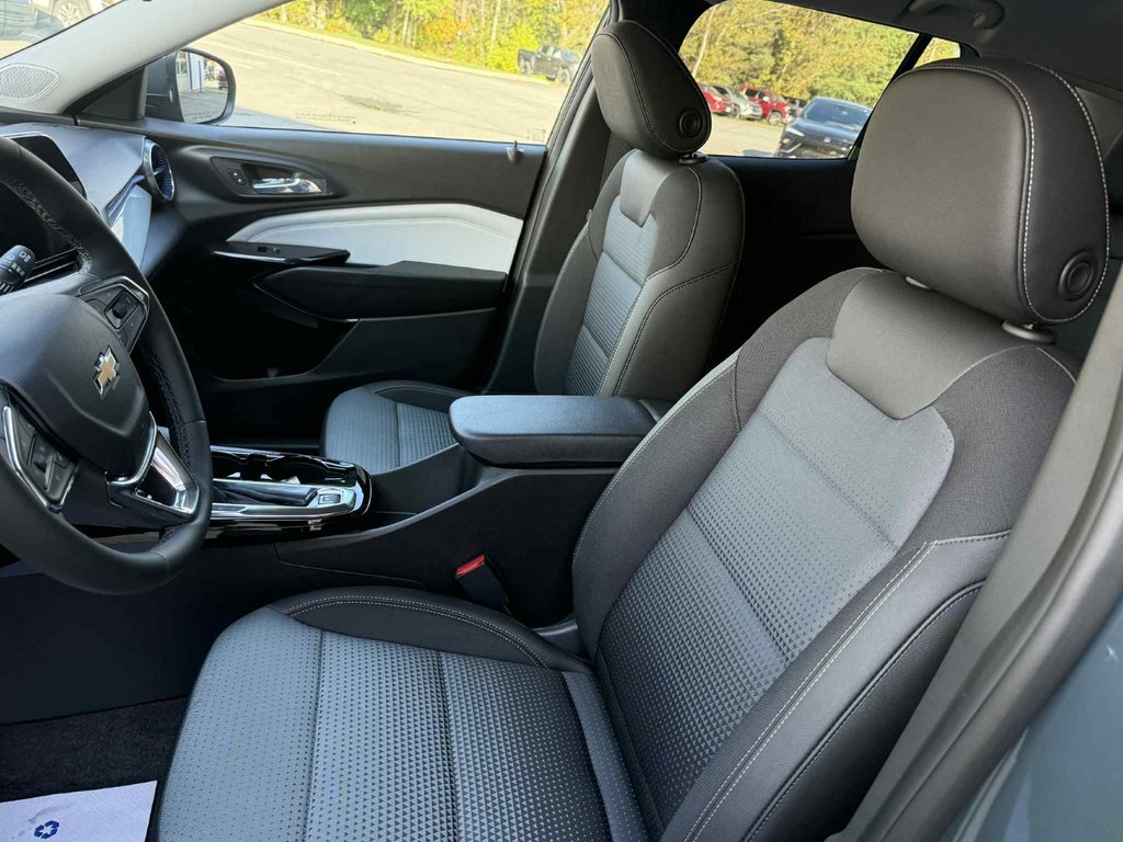 2025 Chevrolet Trax LT in Edmundston, New Brunswick - 10 - w1024h768px