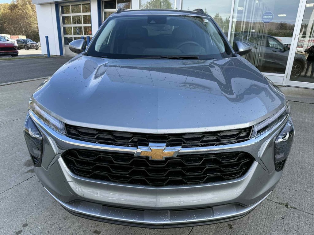 2025 Chevrolet Trax LT in Edmundston, New Brunswick - 2 - w1024h768px