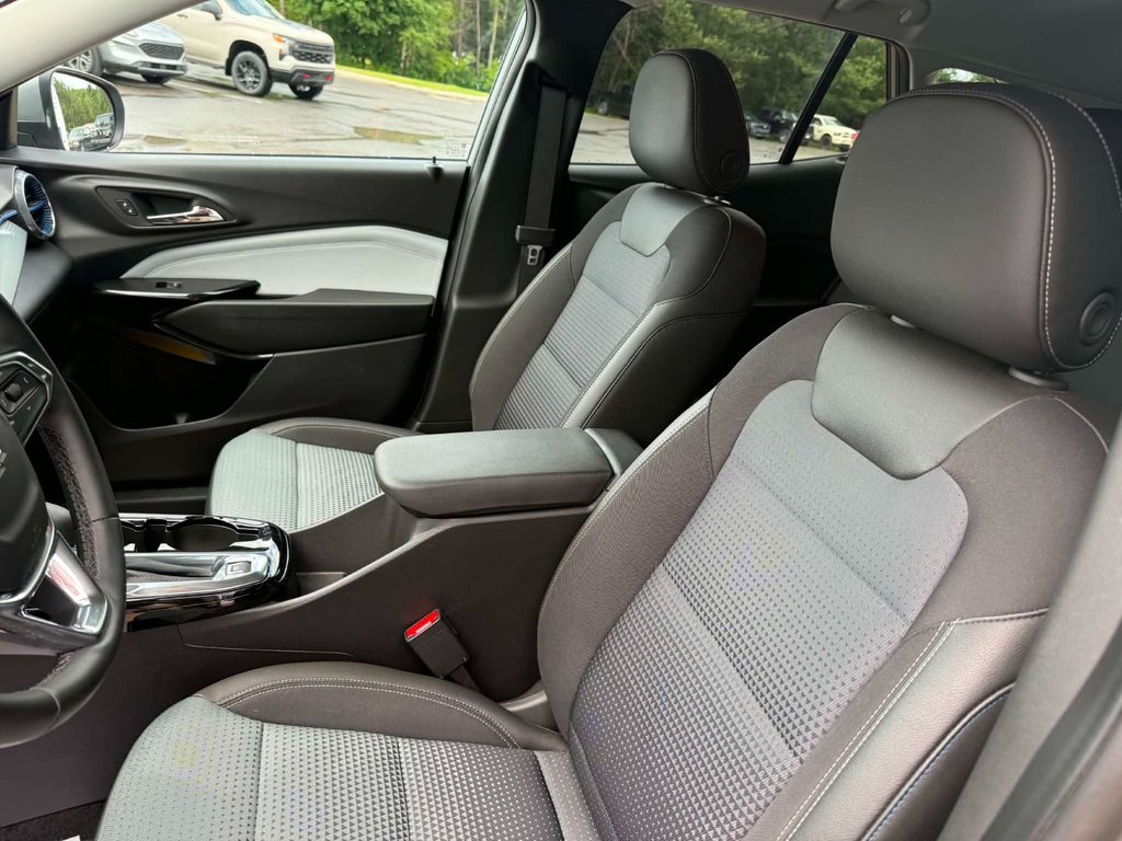 2025 Chevrolet Trax LT in Edmundston, New Brunswick - 12 - w1024h768px