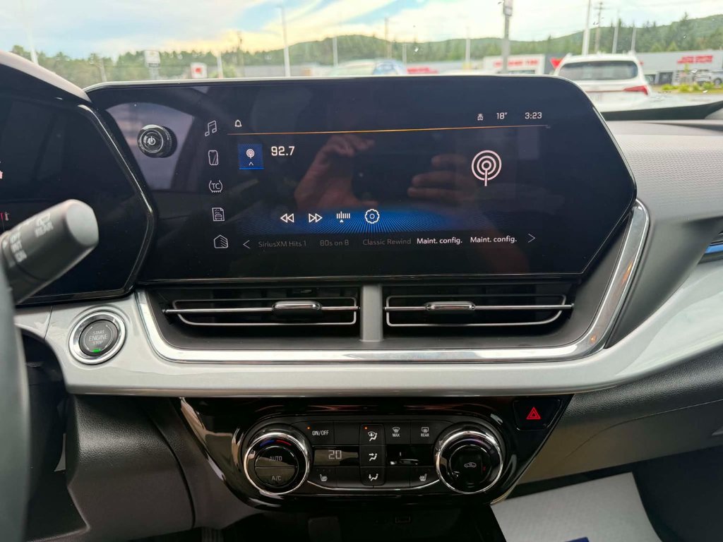 2025 Chevrolet Trax LT in Edmundston, New Brunswick - 10 - w1024h768px