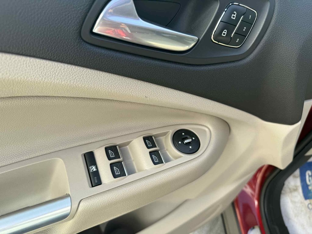 2013 Ford Escape SEL in Edmundston, New Brunswick - 14 - w1024h768px
