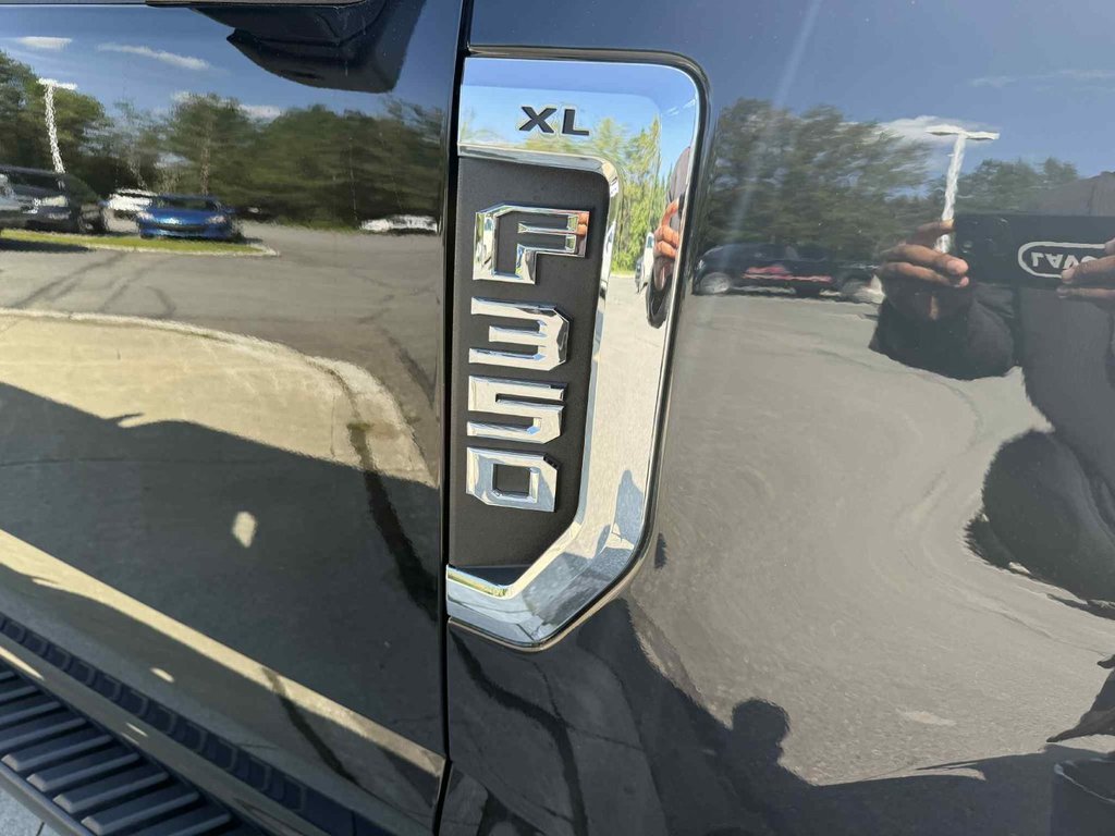 2021 Ford Super Duty F-350 SRW in Edmundston, New Brunswick - 15 - w1024h768px