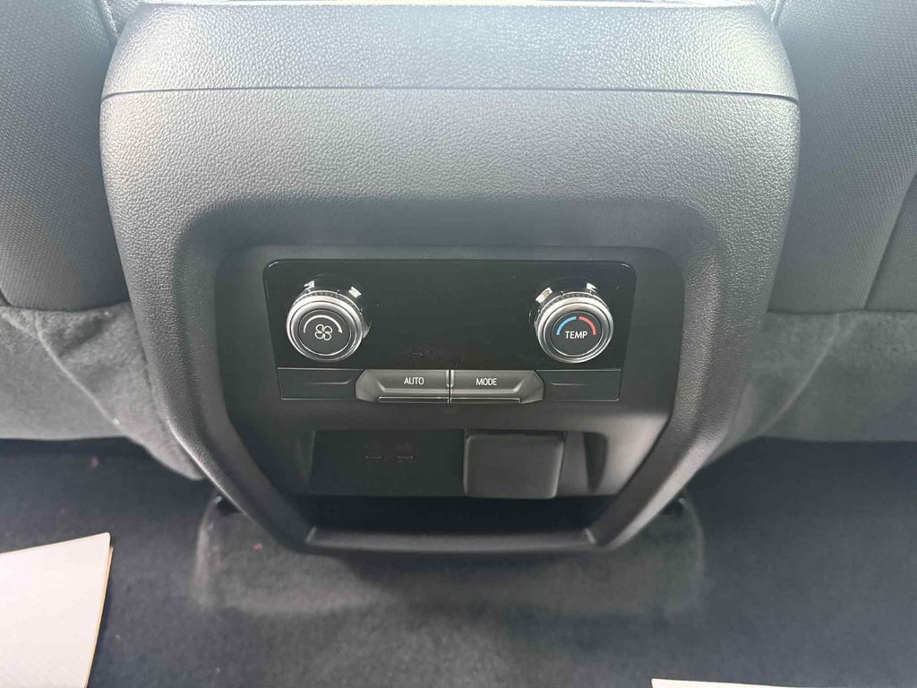 2026 GMC Acadia ELEVATION in Edmundston, New Brunswick - 11 - w1024h768px