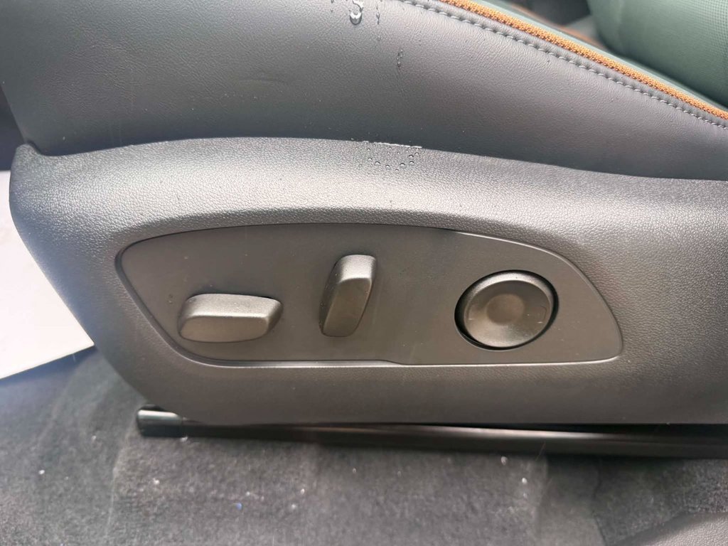 2027 GMC Acadia AT4 in Edmundston, New Brunswick - 20 - w1024h768px